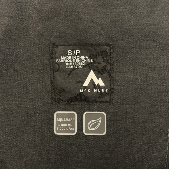 Warm winter jacket with removal hood - Picture 6 of 8